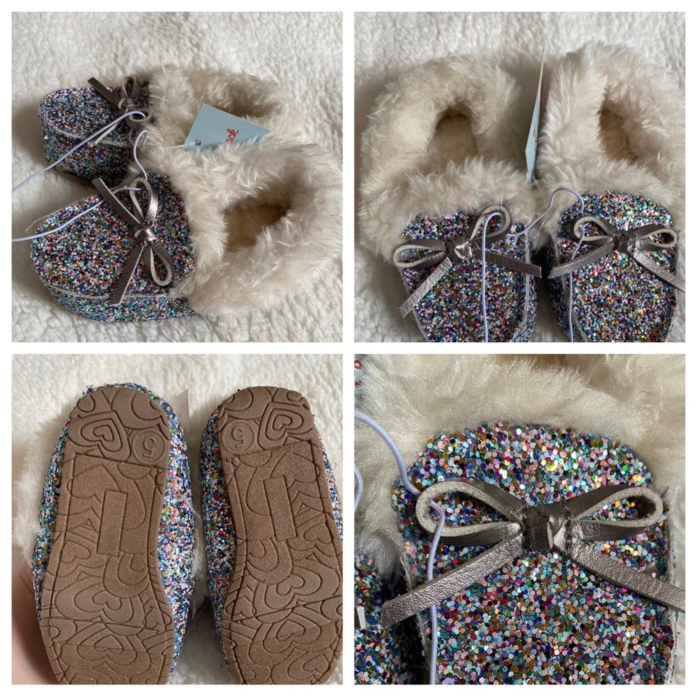 NEW Cat & Jack
Toddler Multicolor
Glitter slippers moccasin